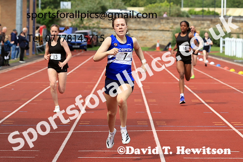 Girls 300 metres, 2025 Northumberland Schools Track and Fields, Wentworth, Hexham. Photo: David T. Hewitson/Sports for All Pics